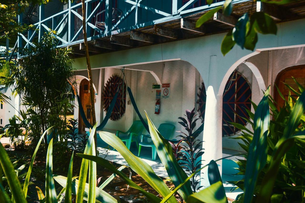 Cabinas Carol Pavones  Exterior photo